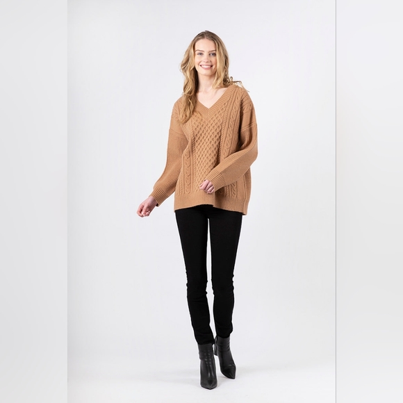 Lyla+Luxe Marci V-neck sweater - Picture 1 of 4